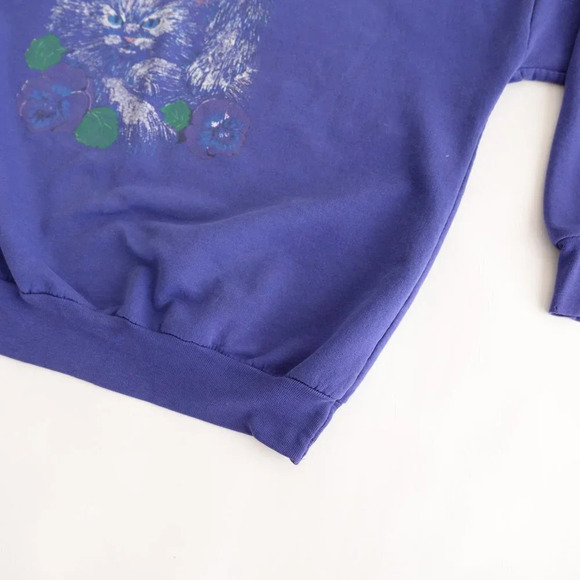 Vintage  Purple with Cats and Flowers Crewneck Sweater - Picture 6 of 12